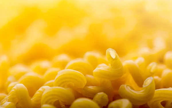 Жовтий макаронна купи — стокове фото