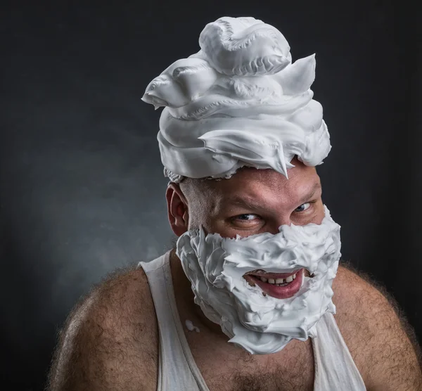 Uomo con schiuma da barba viso coperto — Foto Stock
