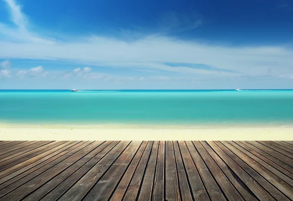 tropikal ahşap iskele