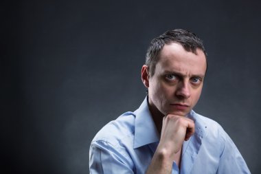 dalgın adam düşünme