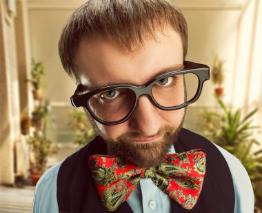 Bardaklarda garip nerd