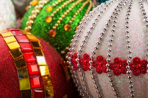 Boules de Noël colorées — Photo