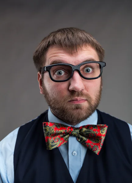 Překvapený podnikatel s kravatou — Stock fotografie