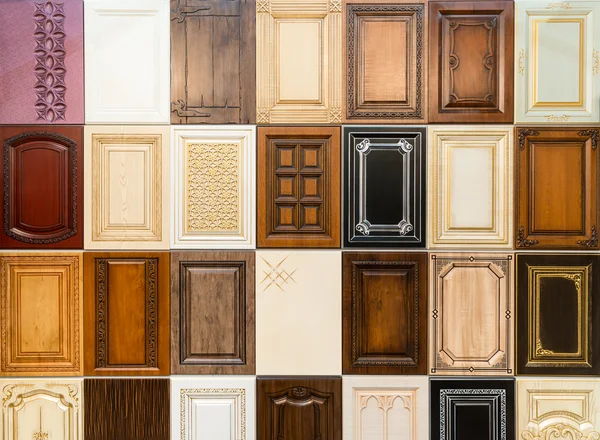 Várias portas de madeira — Fotografia de Stock