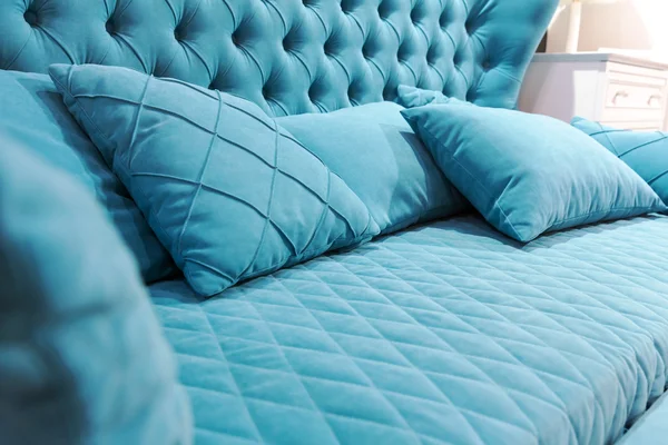 现代蓝色沙发 — 图库照片
