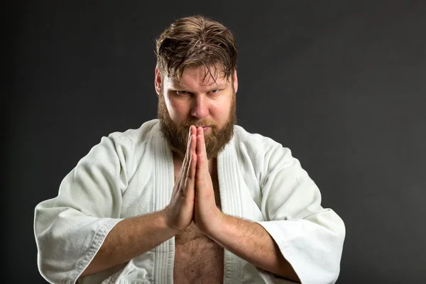 Bebaarde karate vechter — Stockfoto