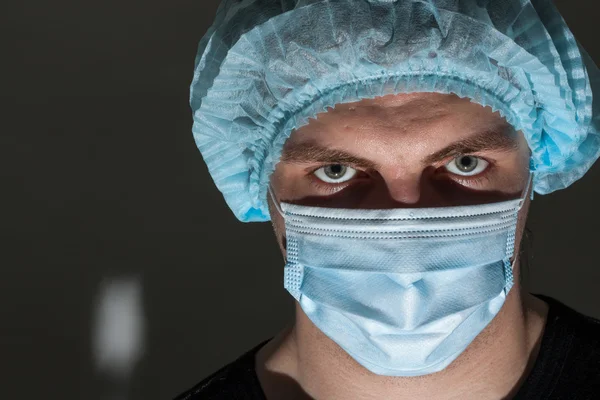 Dokter, serieus op zoek — Stockfoto