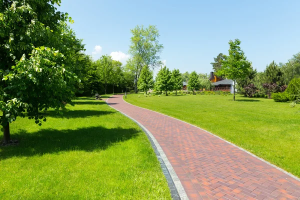 Lång sten trottoaren gränd — Stockfoto