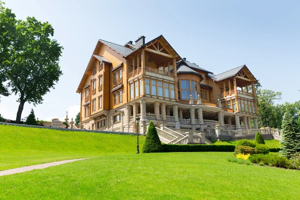 Mezhigirya residence of Yanukovich — Stock Photo, Image