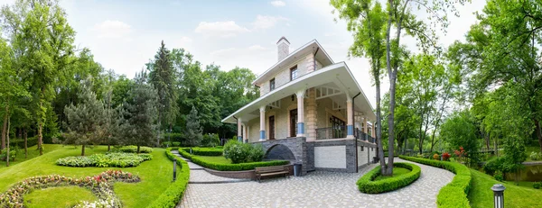 Mezhigirya residentie van Janoekovitsj — Stockfoto