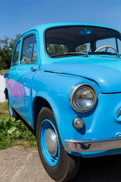 Velho carro retro — Fotografia de Stock