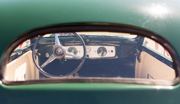 Rudder of vintage car — Stock Photo, Image