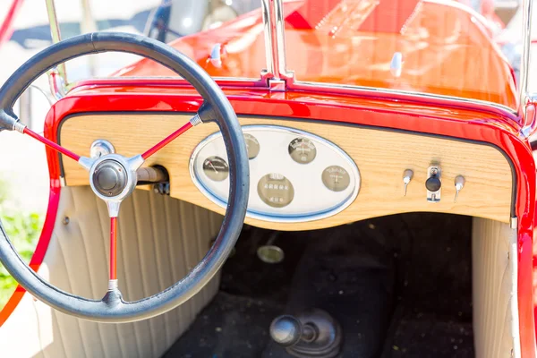 Rudder of vintage car — Stock Photo, Image