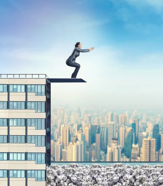 Woman on edge of high building — Stock Photo, Image