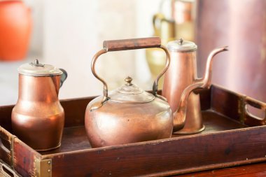 Retro çay kapları