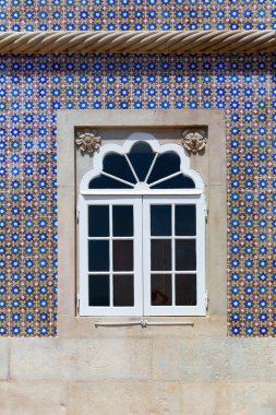Retro dekore pencere