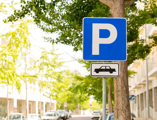 Skylt för parkeringszon — Stockfoto