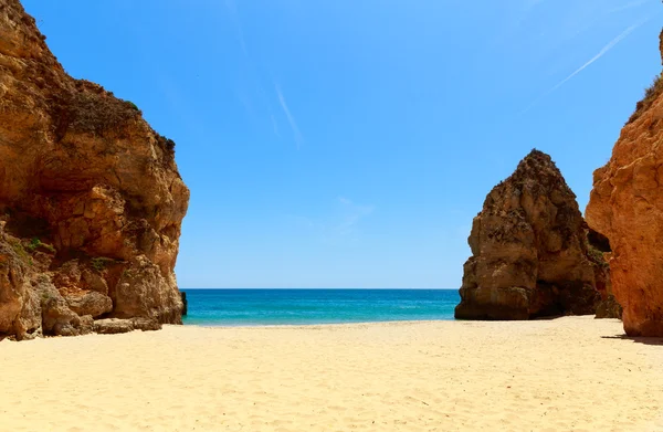 Baía rochosa em Portugal — Fotografia de Stock