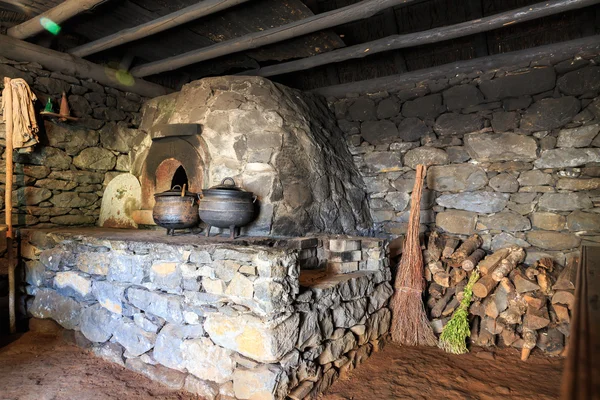 Ancient kitchen interior — Stock Photo, Image