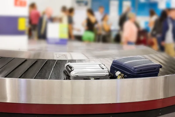 Luggages no cinto do aeroporto — Fotografia de Stock