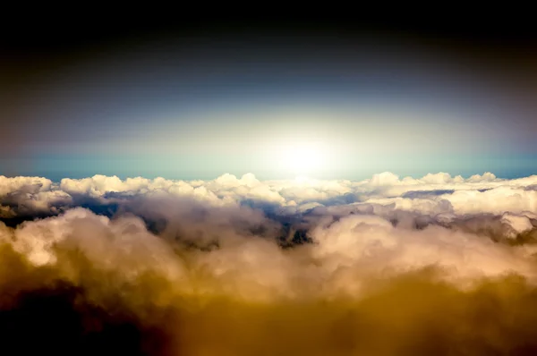 Небо над облаками — стоковое фото