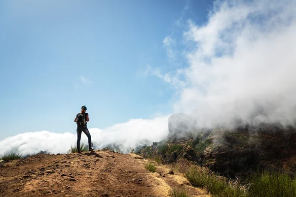 Hiking girl Traveler in mountains — Stock Photo, Image