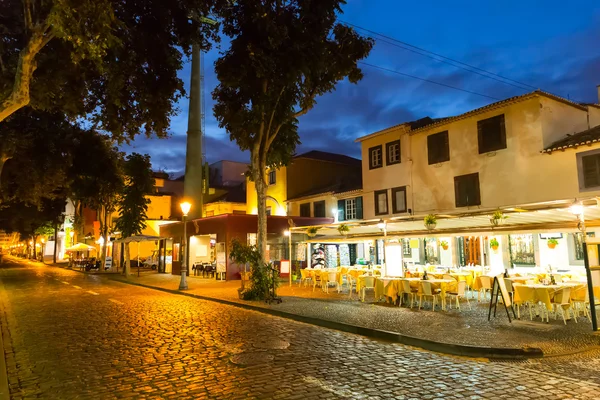 Restaurante ao ar livre na rua — Fotografia de Stock