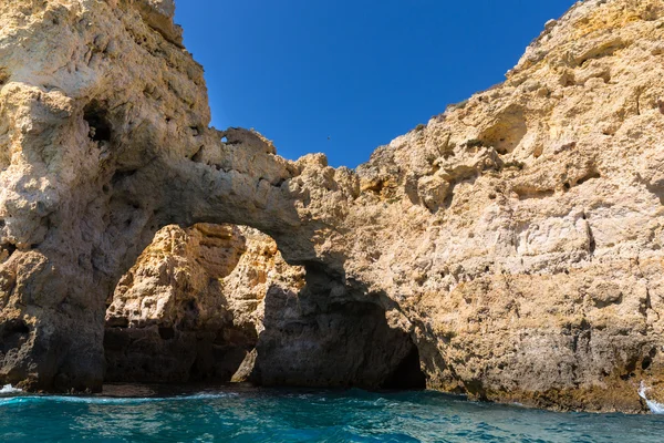 Baía rochosa em Portugal — Fotografia de Stock