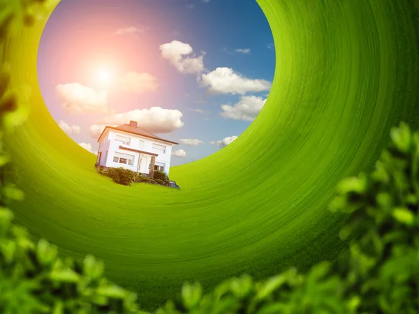 House on the green lawn — Stock Photo, Image