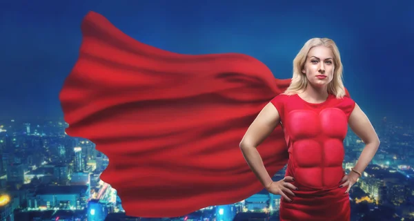 Mulher forte super-herói — Fotografia de Stock