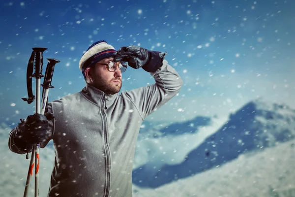 Legrační lyžař v brýlích — Stock fotografie