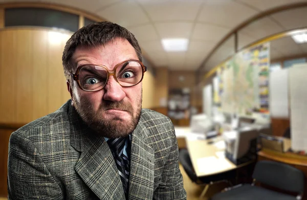 Homme d'affaires furieux dans des lunettes — Photo