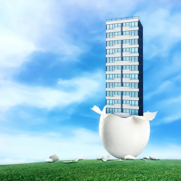 Edificio per uffici con uovo — Foto Stock