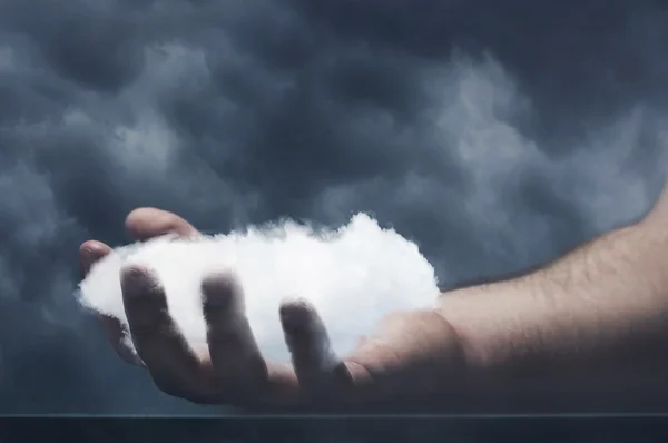 Main humaine avec nuage — Photo