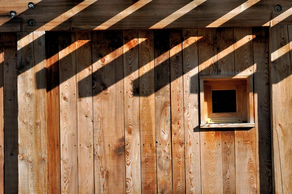 Dřevěná fasáda chata — Stock fotografie