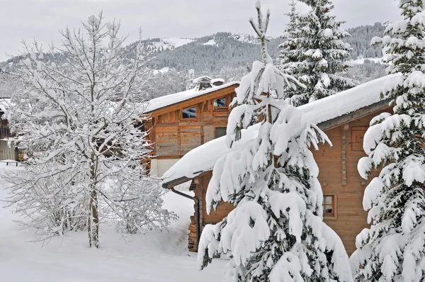 Ferienhaus im Schnee — Stockfoto