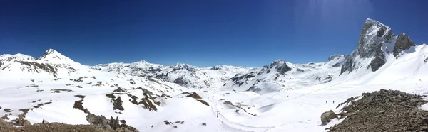 Kışın Panoramik dağ — Stok fotoğraf