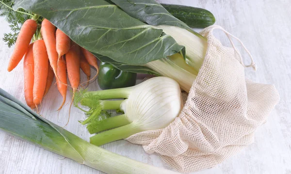 Fresh Vegetables Reusable Bag White Wooden Table — Stock Photo, Image