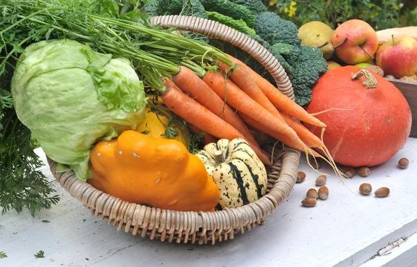 seasonal vegetables and fruits