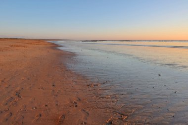 gün batımında düşük tide