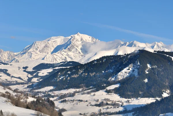 Landskap med Mont-Blanc — Stockfoto