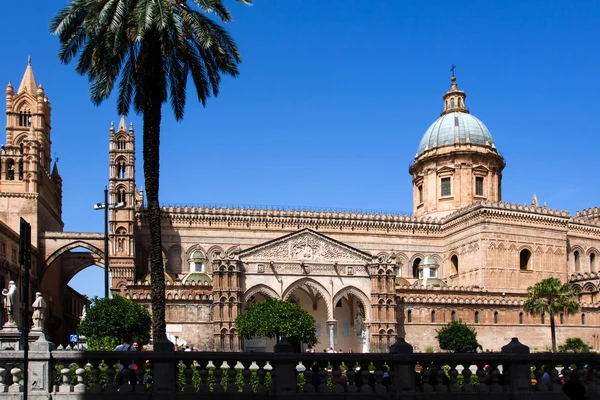 Palermo Roma Katolik Başpiskopos, soluk Palermo Katedral olduğunu — Stok fotoğraf