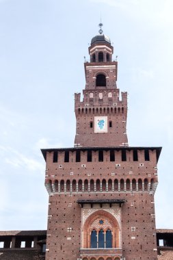 bir cas sforza Kalesi (castello sforzesco) ana girişi olduğunu