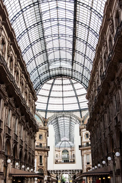 Vittorio Emmanuele gallery magnificent interior, Milan, Italy — Stock Photo, Image