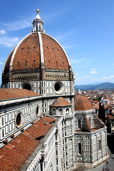 Vista espetacular da famosa catedral de mármore Santa Maria del Fior — Fotografia de Stock