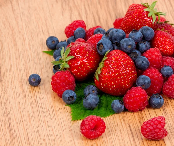 Haufen Himbeeren — Stockfoto