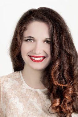 Güzel bir genç kadının portresi. 