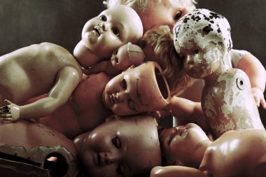 Ürkütücü bebekler