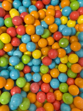 Çok çeşitli renkli şekerlemelere yakın çekim