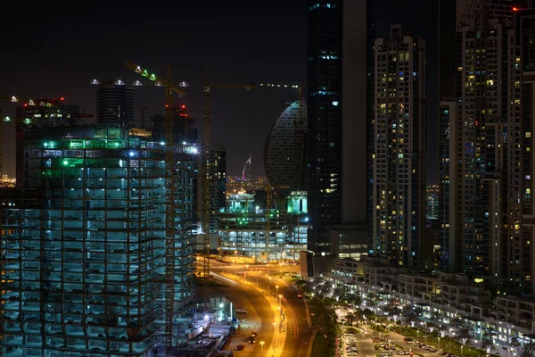 밤에 두바이에 주거 지역 — 스톡 사진